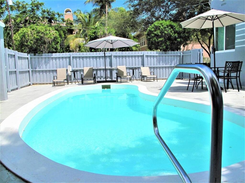 By Las Olas Bl, Pool, Parking, Remodeled & Central Fort Lauderdale Exterior photo